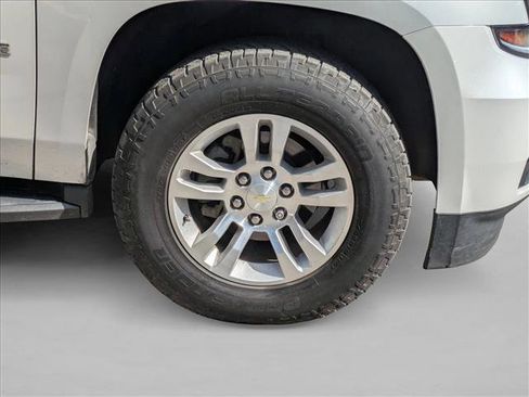 Used 2019 Chevrolet Tahoe LT w/ Luxury Package image 9