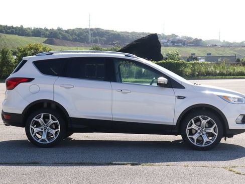 Certified 2019 Ford Escape Titanium AWD/4WD image 10