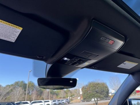 Used 2021 Volkswagen Atlas Cross Sport SEL Premium image 26