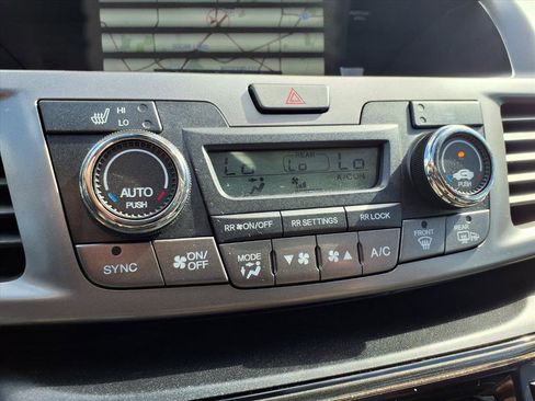Used 2016 Honda Odyssey Touring Elite image 8