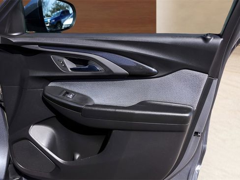 Used 2021 Chevrolet TrailBlazer LT w/ Convenience Package image 29