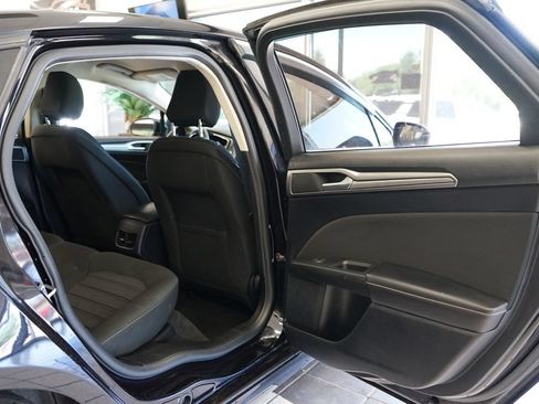 Used 2020 Ford Fusion SE FWD image 43