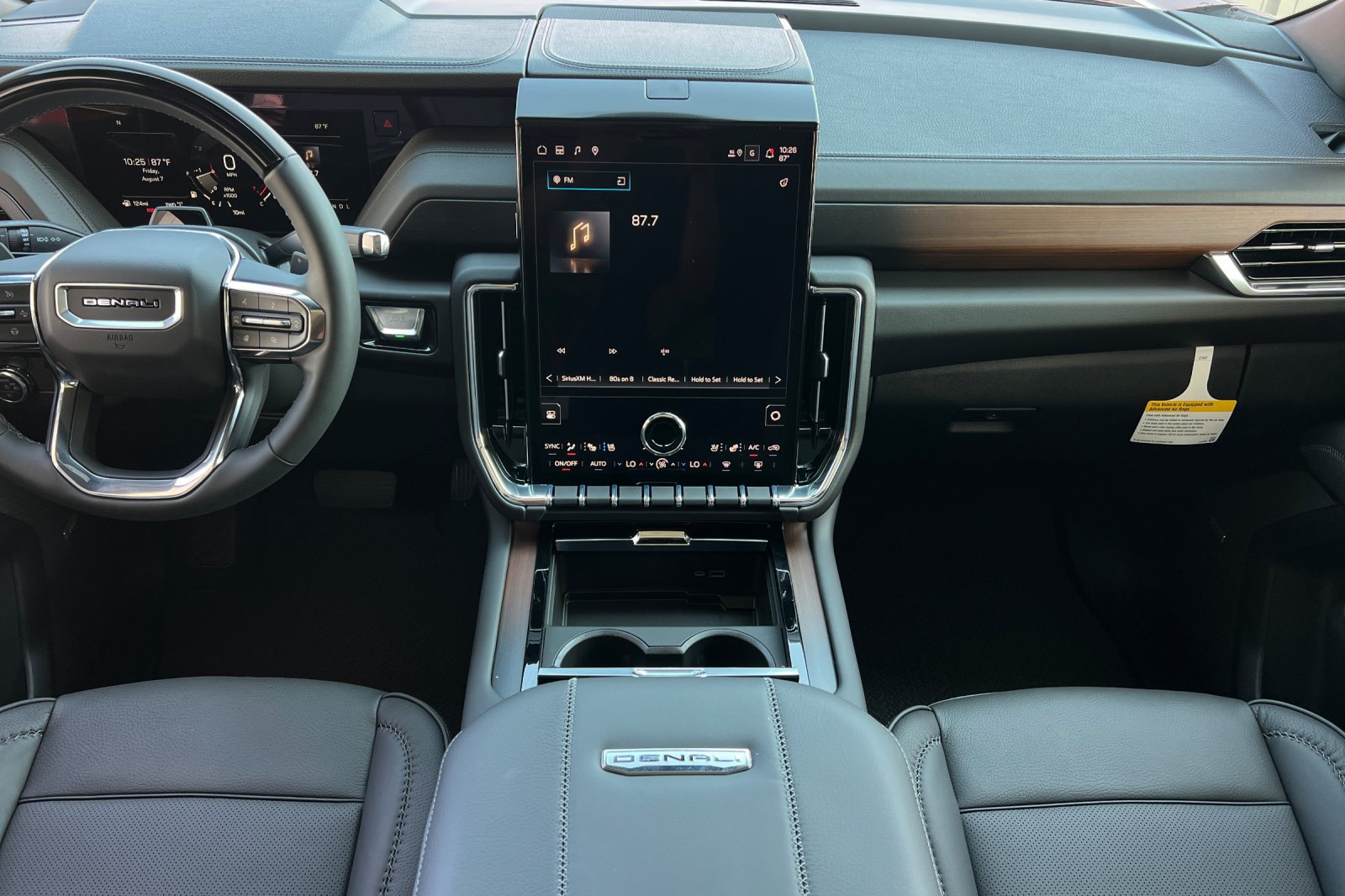 New 2026 GMC Yukon Denali w/ Denali Reserve Package AWD/4WD image 12