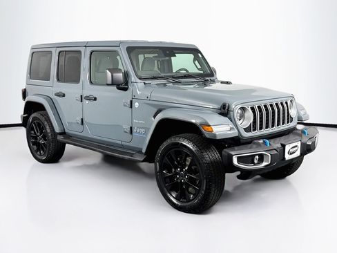 Used 2024 Jeep Wrangler Unlimited Sahara w/ Safety Group AWD/4WD image 2