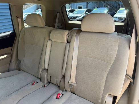 Used 2013 Toyota Highlander Plus AWD/4WD image 29