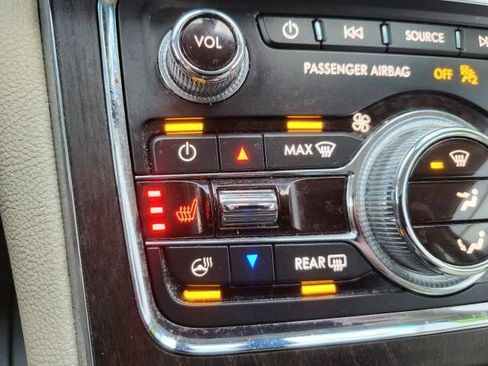 Used 2018 Lincoln Continental Select w/ Continental Climate Package image 13