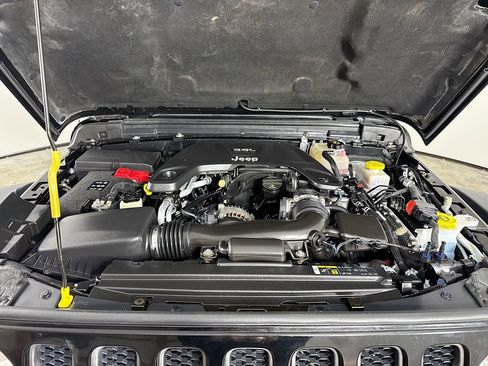 Used 2019 Jeep Wrangler Unlimited Rubicon w/ Uconnect 4C Nav & Sound Group AWD/4WD image 32