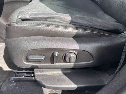 Used 2020 Chevrolet Equinox Premier image 14