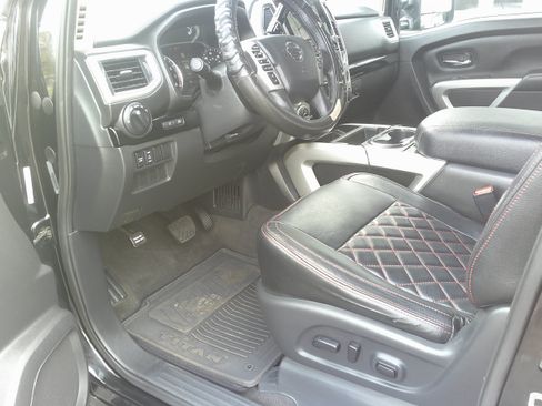 Used 2021 Nissan Titan SV w/ SV Convenience Package AWD/4WD image 27