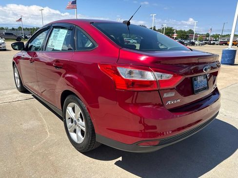 Used 2014 Ford Focus SE w/ SE Winter Package FWD image 6