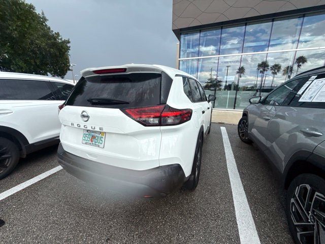 Used 2021 Nissan Rogue S FWD image 6