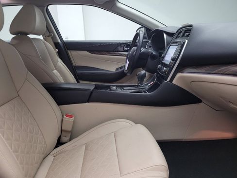 Used 2018 Nissan Maxima Platinum image 21