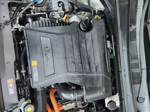 Used 2018 Kia Niro LX FWD image 34