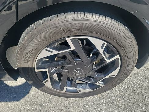 Used 2023 Kia Sportage SX image 7