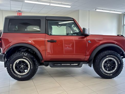 Certified 2022 Ford Bronco Black Diamond w/ Sasquatch Package AWD/4WD image 3