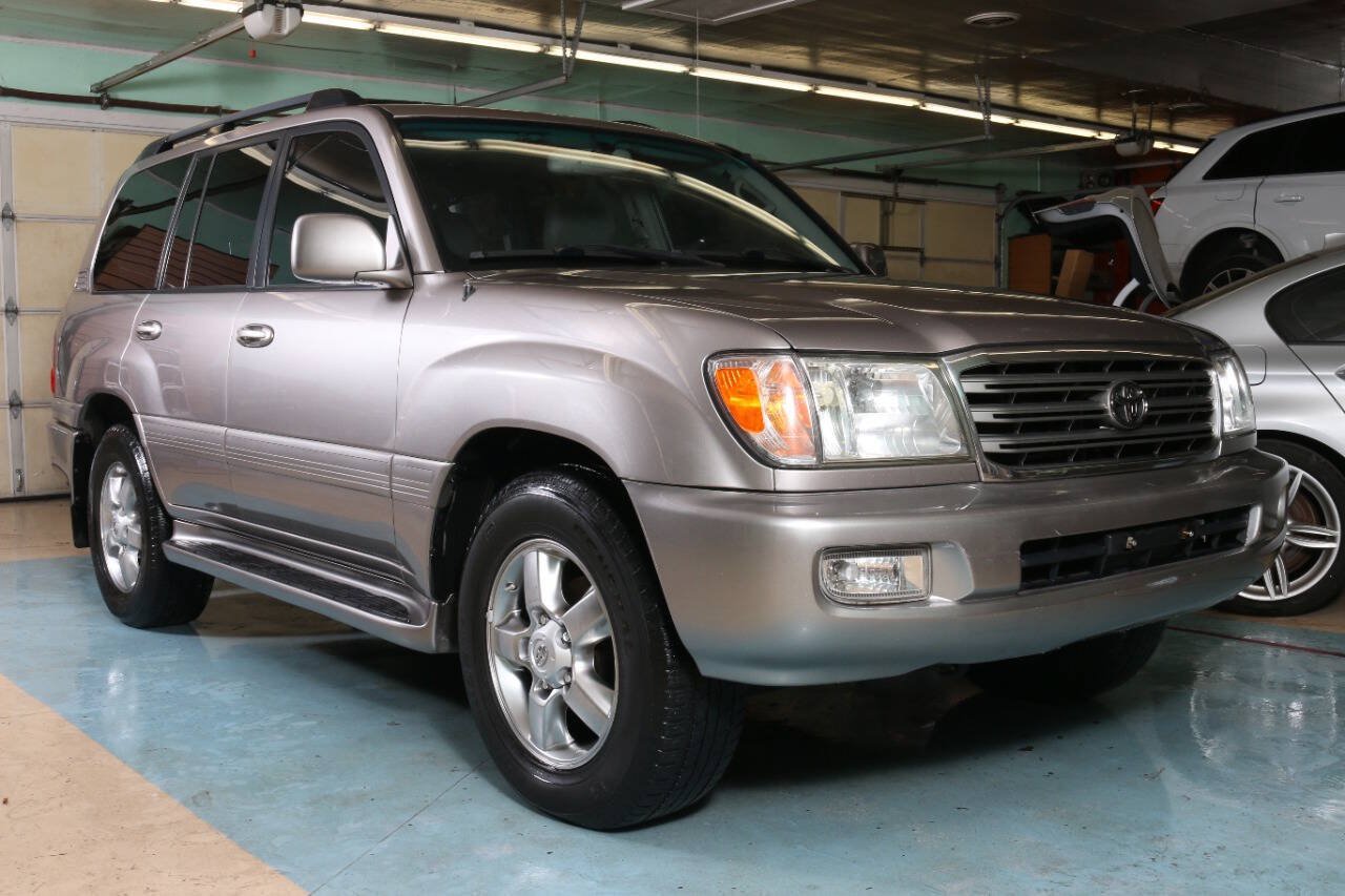 Used 2004 Toyota Land Cruiser AWD/4WD image 1