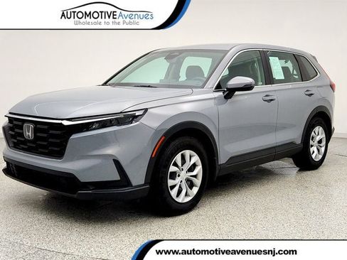 Used 2023 Honda CR-V LX image 1