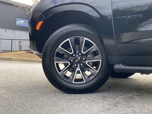 Used 2021 Chevrolet Tahoe Z71 w/ Z71 Signature Package image 17