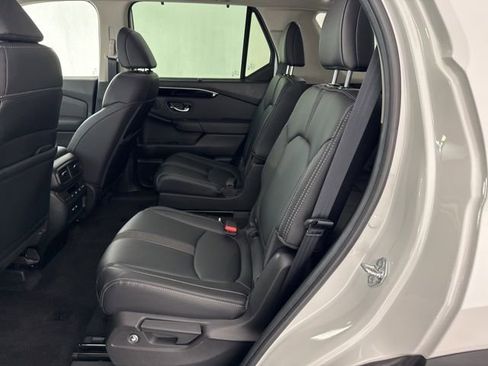 Certified 2025 Honda Pilot EX-L image 30