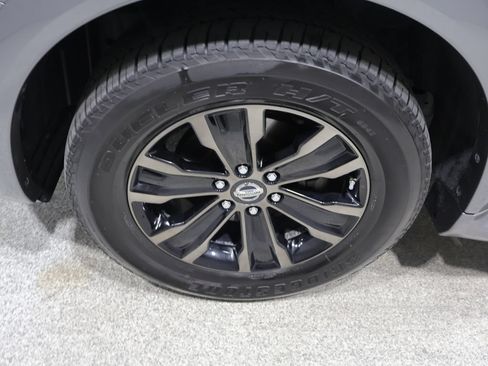 Used 2019 Nissan Armada Platinum w/ Captain's Chairs Package AWD/4WD image 9