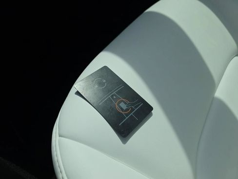 Used 2024 Tesla Model Y Performance AWD/4WD image 13