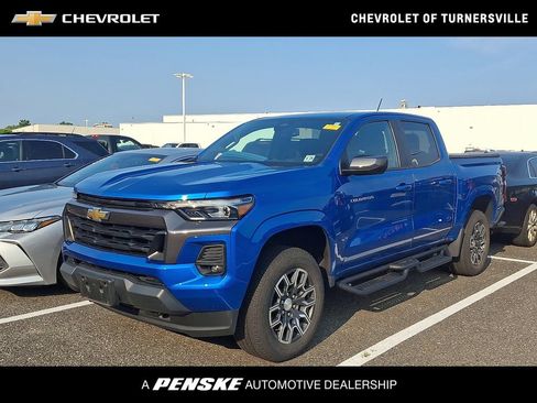 Used 2023 Chevrolet Colorado LT w/ LT Convenience Package III AWD/4WD image 1