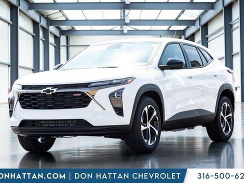 New 2026 Chevrolet Trax RS w/ Sunroof Package FWD image 1