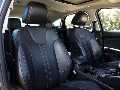 Used 2013 Ford Focus SE FWD image 18