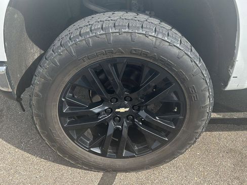 Used 2019 Chevrolet Silverado 1500 LTZ w/ LTZ Plus Package AWD/4WD image 9