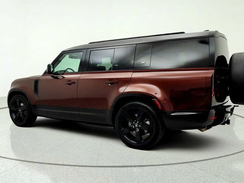 Used 2024 Land Rover Defender 130 X-Dynamic SE AWD/4WD image 7