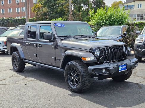 Used 2021 Jeep Gladiator Sport image 7