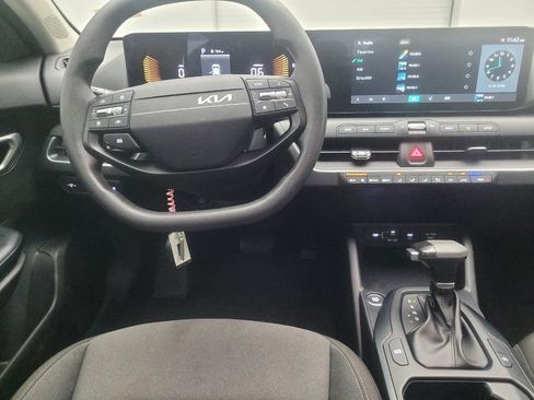 Used 2025 Kia K4 FWD image 22