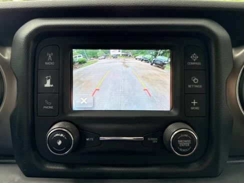 Used 2018 Jeep Wrangler Unlimited Sport AWD/4WD image 29
