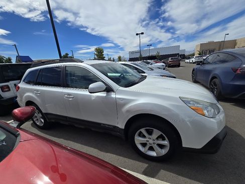 Used 2013 Subaru Outback 2.5i Premium AWD/4WD image 17