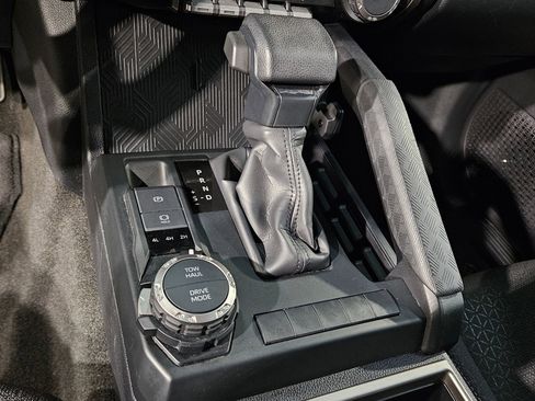 Used 2025 Toyota 4Runner SR5 image 32