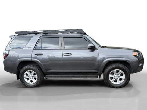 Used 2023 Toyota 4Runner SR5 Premium w/ Moonroof Package AWD/4WD image 6