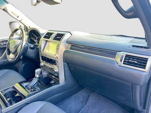 Used 2021 Lexus GX 460 Premium w/ Premium Package AWD/4WD image 32