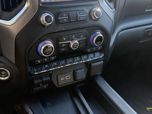Used 2022 GMC Sierra 1500 Denali w/ Denali Premium Package image 8