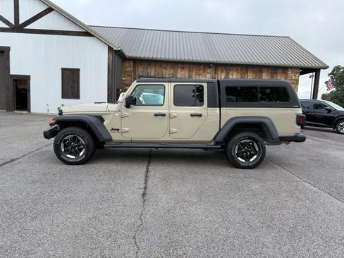 Used 2020 Jeep Gladiator Sport w/ Trailer Tow Package AWD/4WD image 2