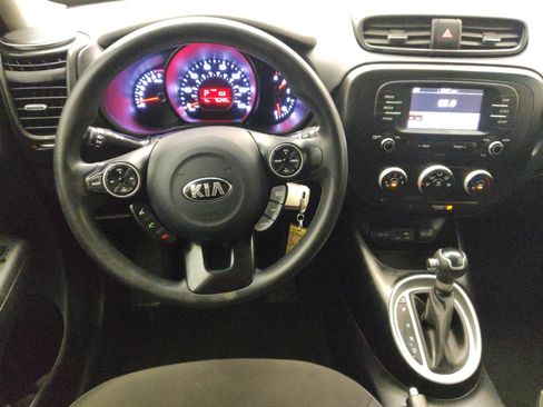 Used 2019 Kia Soul FWD image 22