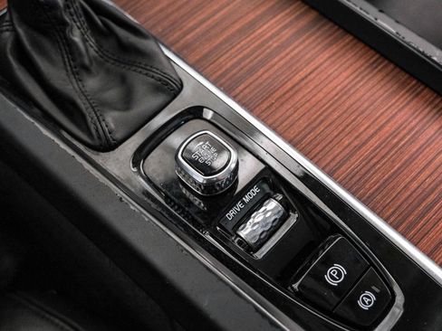 Used 2021 Volvo S60 T5 Momentum image 17