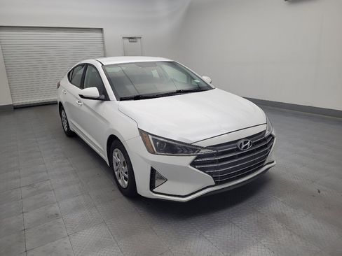 Used 2019 Hyundai Elantra SE w/ Cargo Package FWD image 13