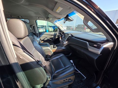Used 2018 Chevrolet Tahoe LT w/ LT Midnight Edition AWD/4WD image 8