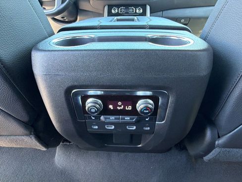 Used 2024 GMC Yukon Denali w/ Advanced Technology Package AWD/4WD image 25