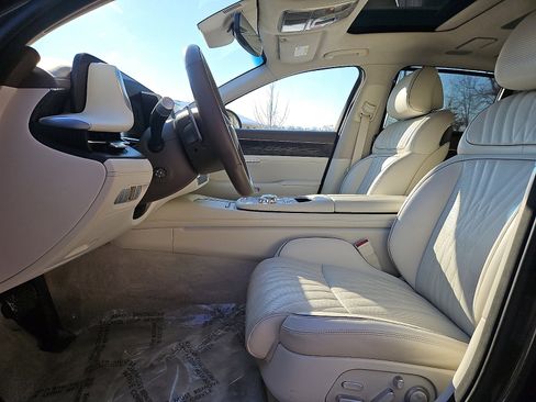 Used 2023 Genesis G90 3.5T image 13