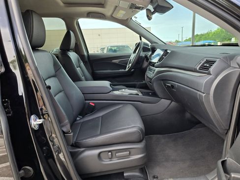 Certified 2025 Honda Ridgeline RTL image 27