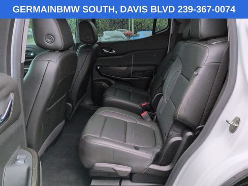 Used 2023 GMC Acadia SLT w/ Elevation Edition FWD image 16