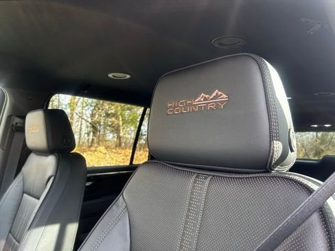 New 2026 Chevrolet Suburban High Country AWD/4WD image 10