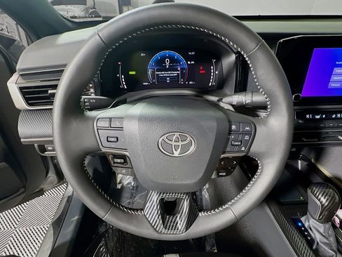 Certified 2025 Toyota Camry SE w/ Convenience Package AWD/4WD image 11