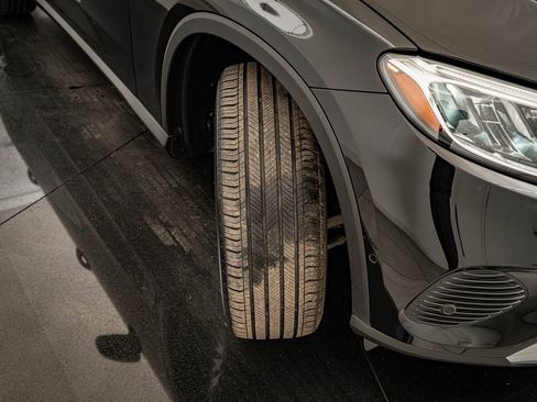 Certified 2025 Mercedes-Benz GLC 300 4MATIC image 41